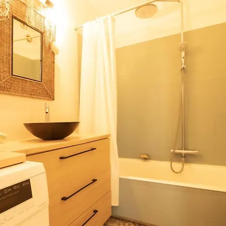 Le Botanique Apartment