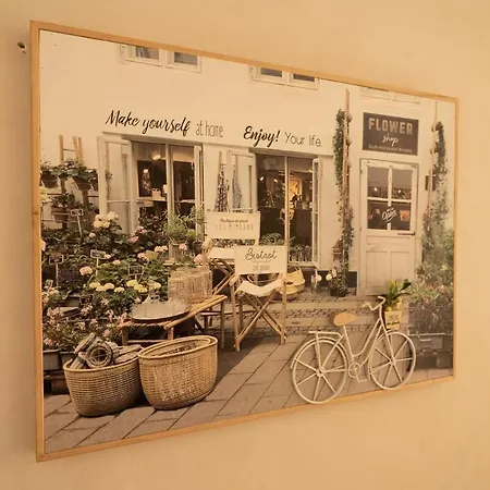 Le Botanique Apartment